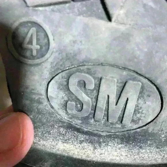 Steve Madden Black Velvet Embroidered Rose Combat Style Boots Youth Girls 4 - Picture 7 of 7